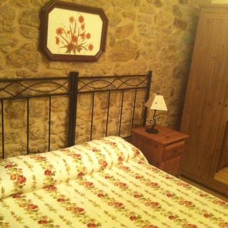 Pension A Cochera Ferrol Chambre photo