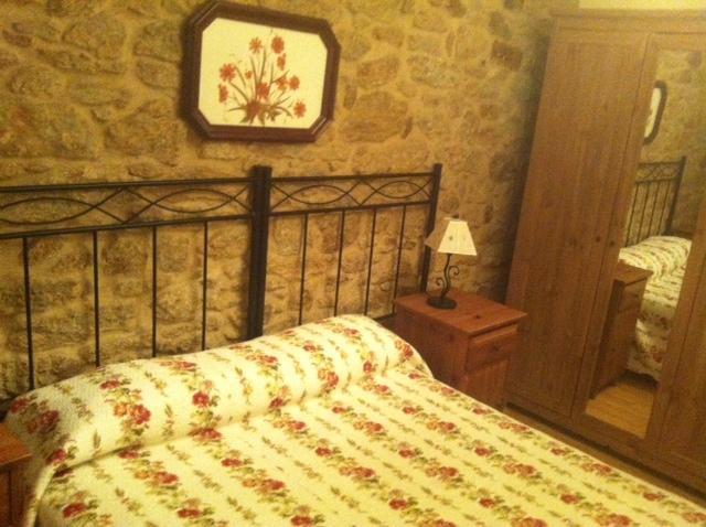 Pension A Cochera Ferrol Chambre photo